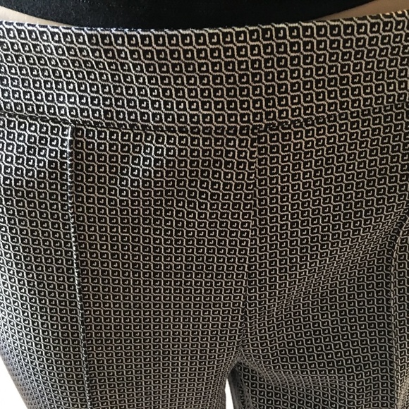 Black & White Print Cigarette Pants - Picture 3 of 6